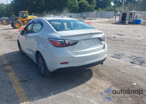 2019 Toyota Yaris Le z USA, uszkodzony, nr VIN 3MYDLBYV7KY509419